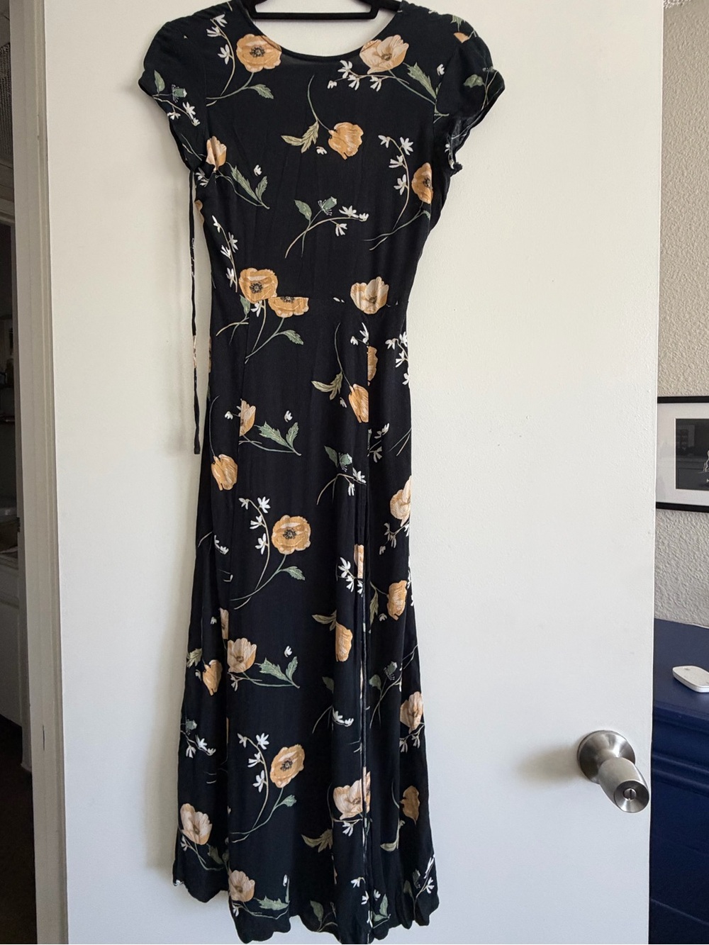 Women's Black Floral poppy Midi Dress